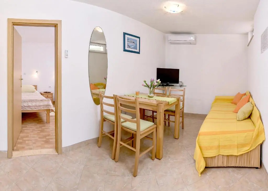 Beach Resort Apartments Bucina - Chambres