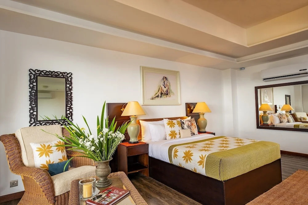 Suite with mountain view