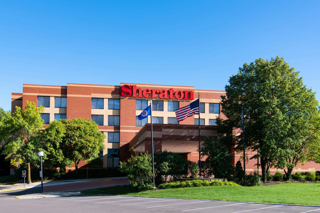 Sheraton Minneapolis West Hotel