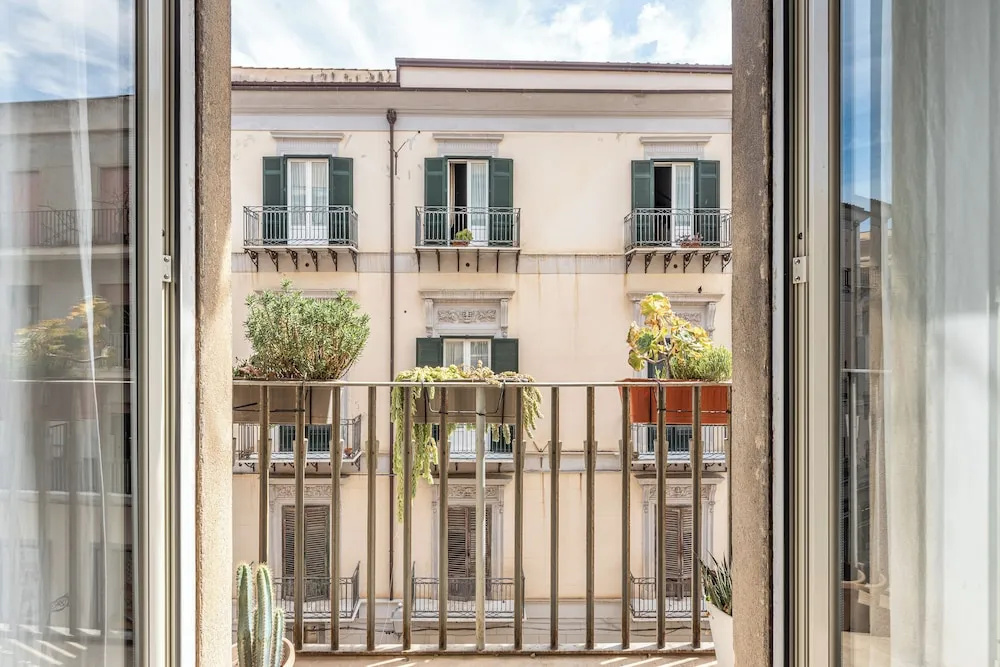Sant'Agostino Apartment with Terrace by Wonderful Italy