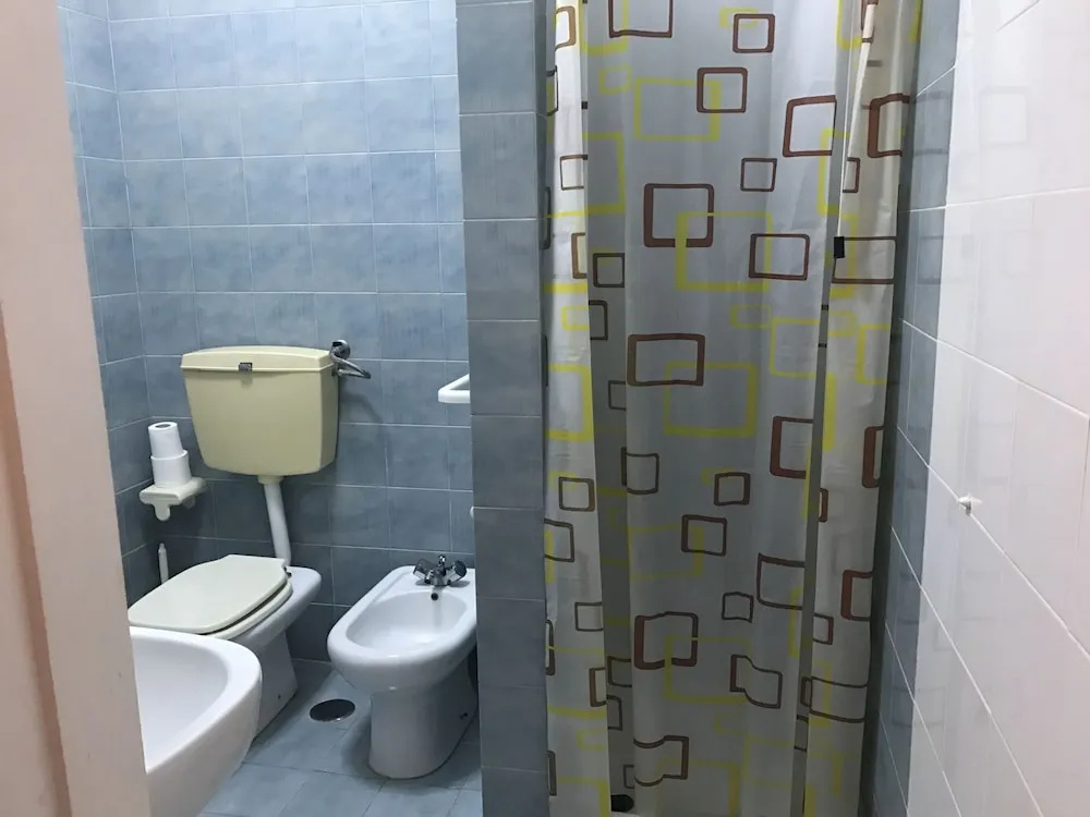 Economy Triple room with garden view