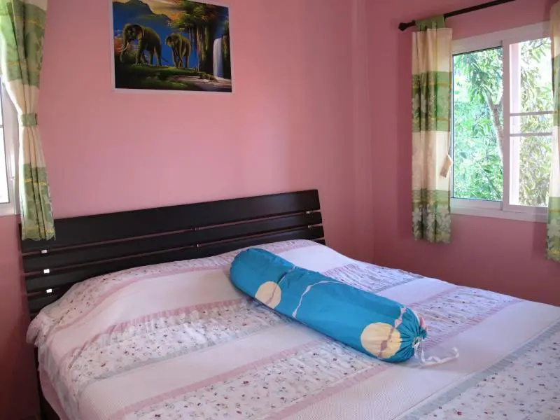 Deluxe Double room (full double bed)