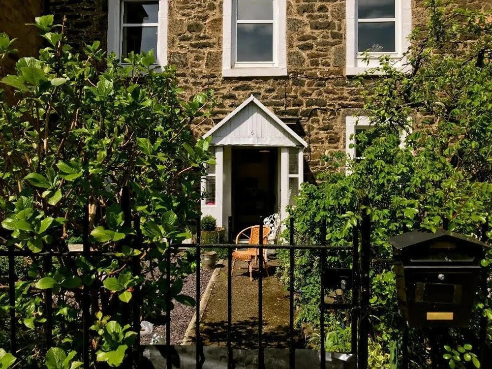 Unique and Private Georgian Farm House In The City