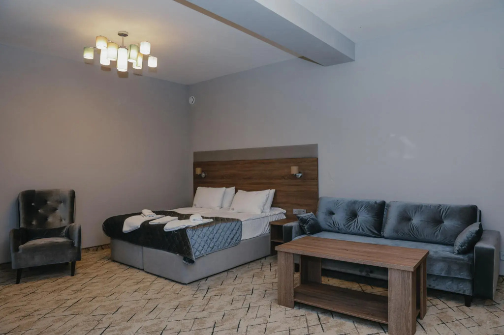 Deluxe Double room with balcony (full double bed)