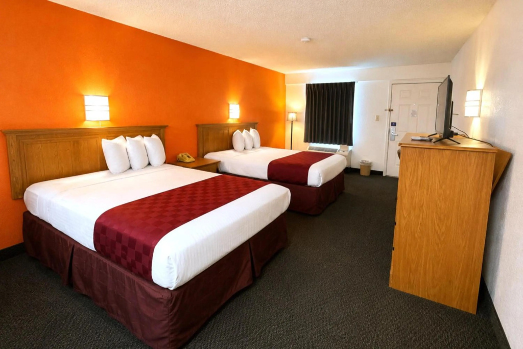 Delta Inn — 3