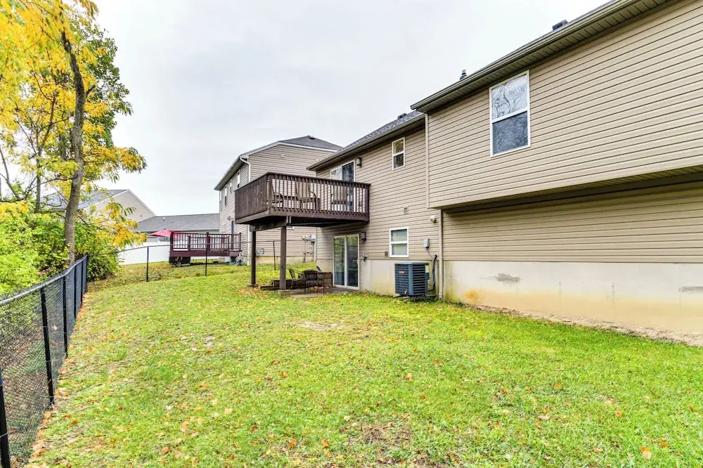Cozy Ohio Home - Deck, Arcade Games & Near Golfing