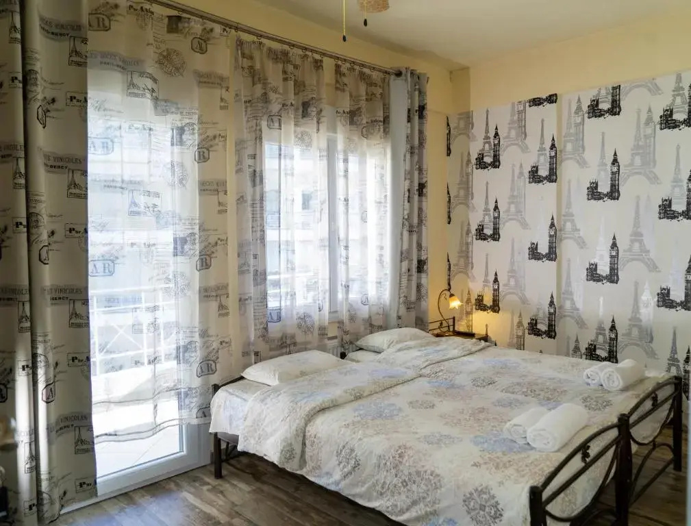Standard Quadruple room with garden view