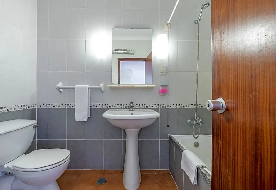 1 Bedroom Apartment with land view