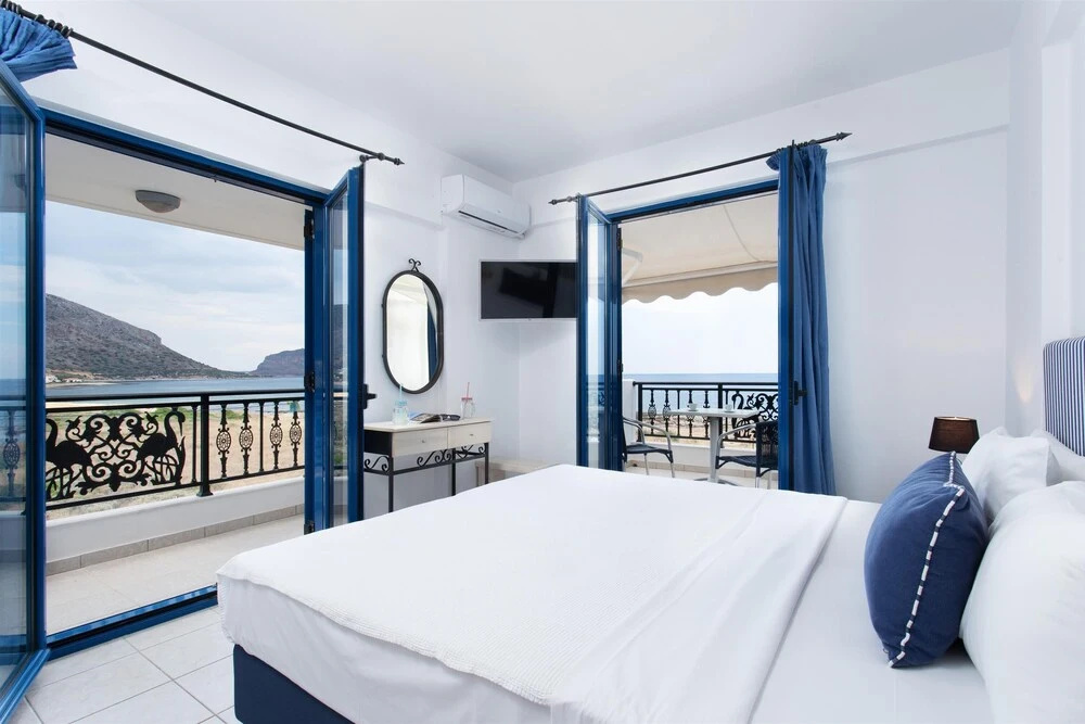 Double Studio with balcony and with pool view (full double bed)