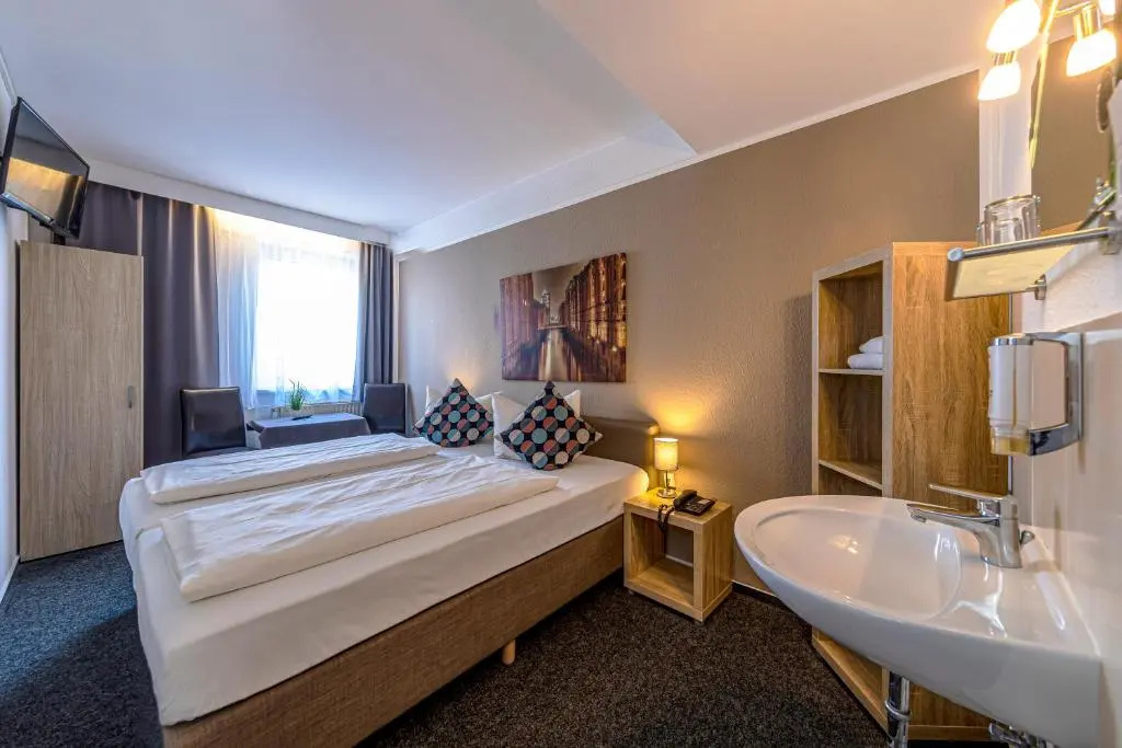 Standard Double room (full double bed)