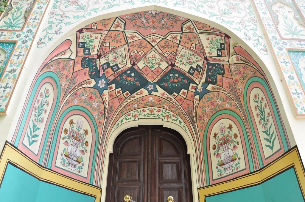 gallery_image_hidden_12