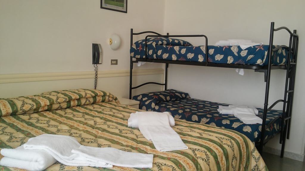 gallery_image_hidden_28