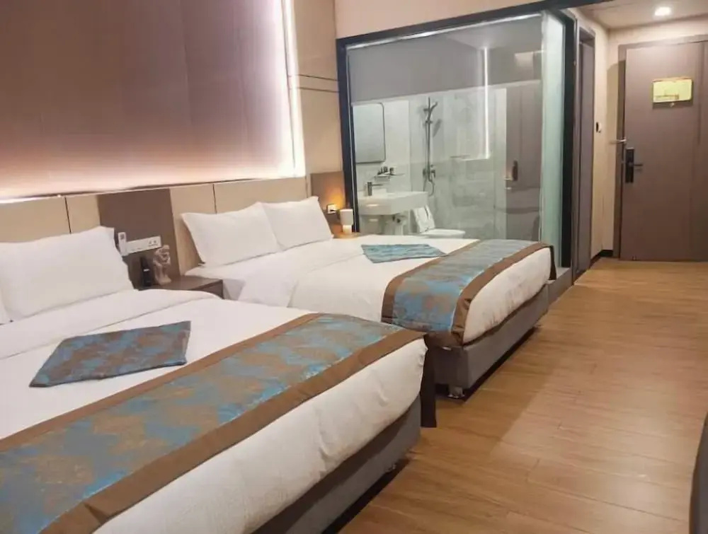 Double Suite (twin beds)