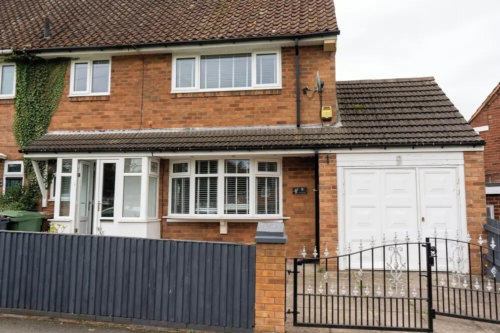 House - Sleeps 10 - Parking - Stn Close