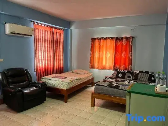 Standard Triple room with balcony