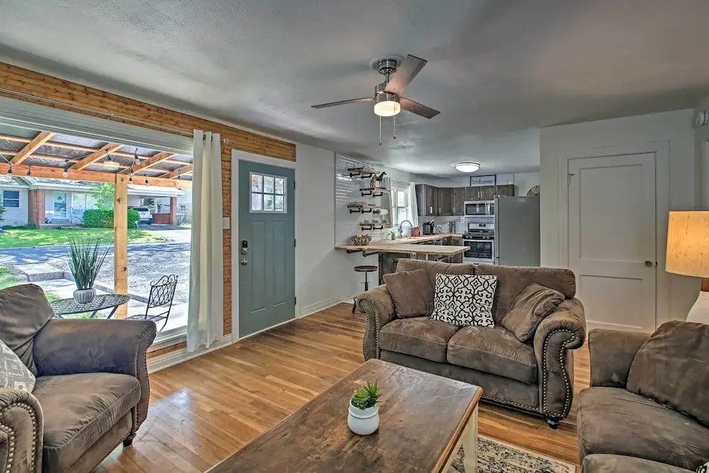 Walk to Oaklawn Racing: Hot Springs Home! — фото 4