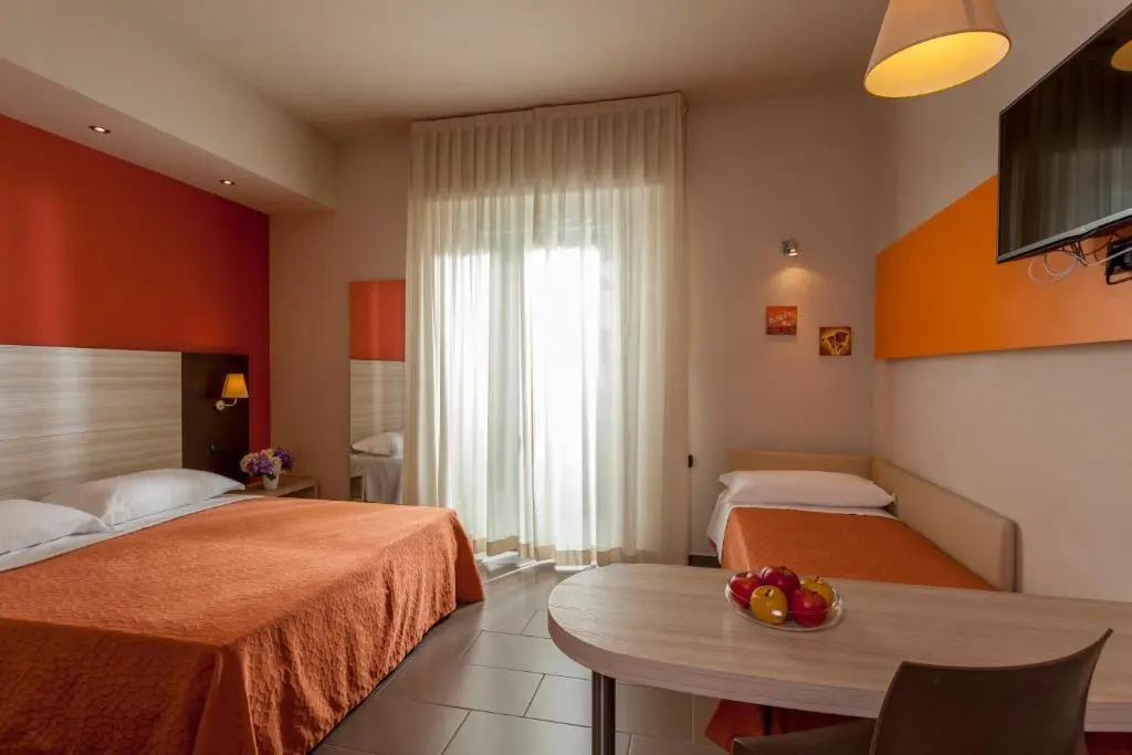 Standard Triple room