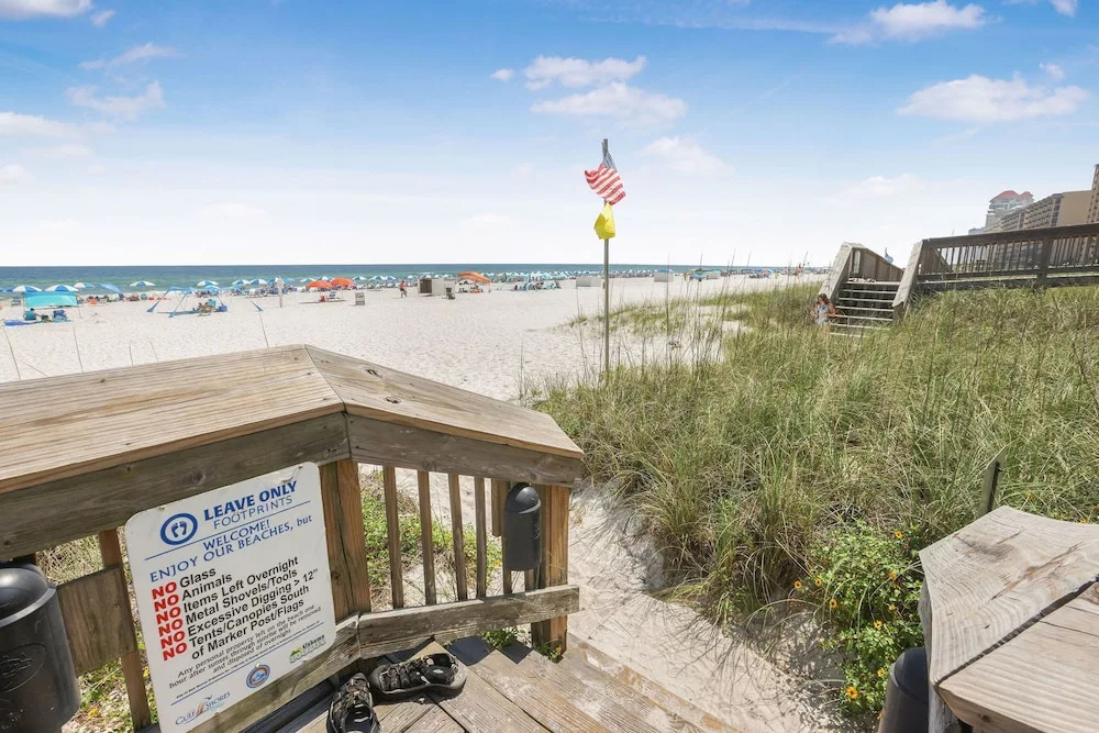 Tradewinds 602- Beachfront Heated Indoor Pool Sleeps 6