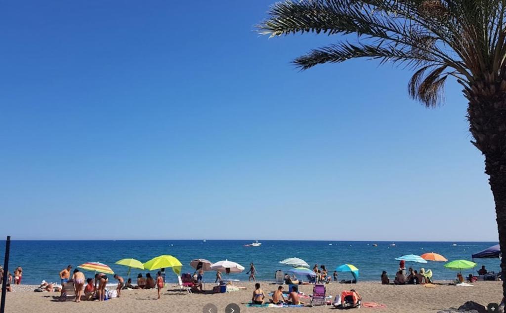 Отель Holidays2Torremolinos Alamos 3 bedroom & terrace & pool, фото 18