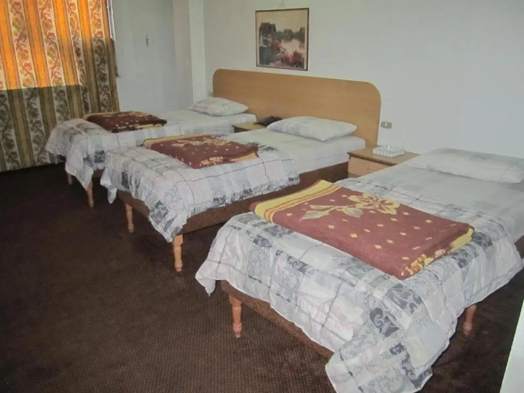 Economy Triple room