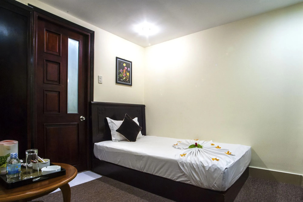 The Summer Hotel by null