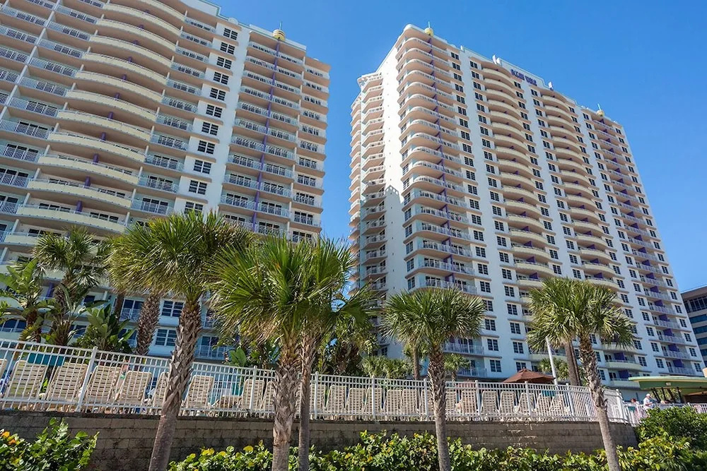 Ocean Walk 609