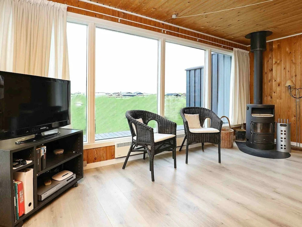 Quaint Holiday Home in Løkken Jutland With Stunning View - фото 6