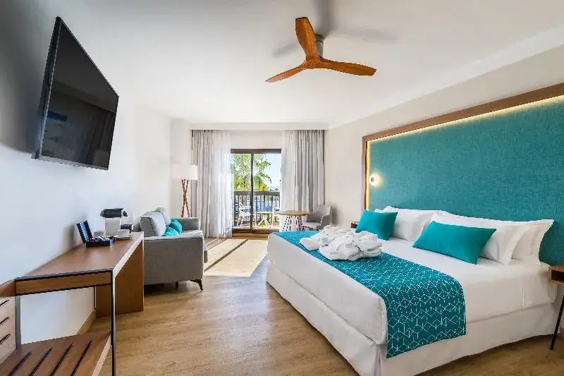 Standard Double room with balcony (full double bed)