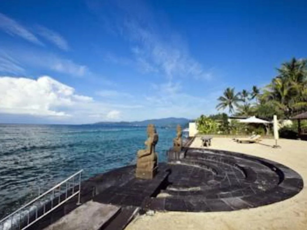 Beach & Waterfront