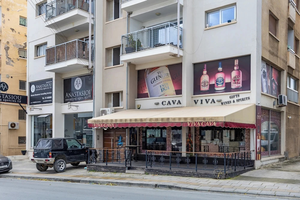 Vasileos Konstantinou Modern 2BR City Apartment With Balcony
