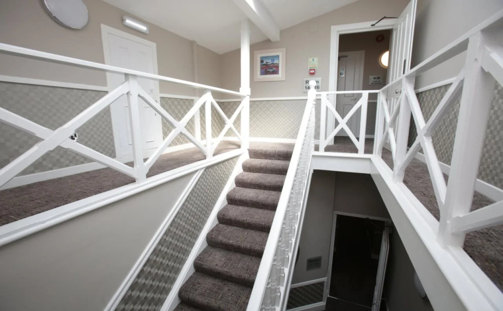 Balcony & Terrace