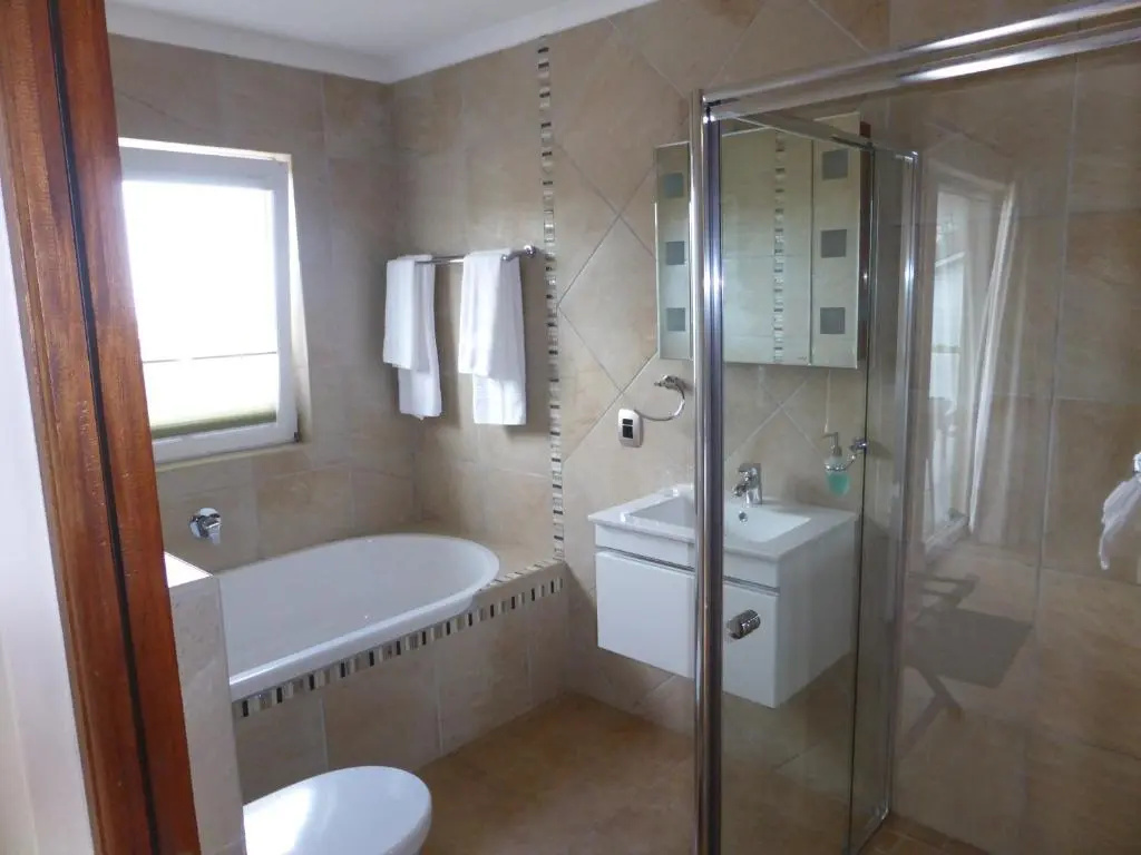 Double Suite with sea view (full double bed)