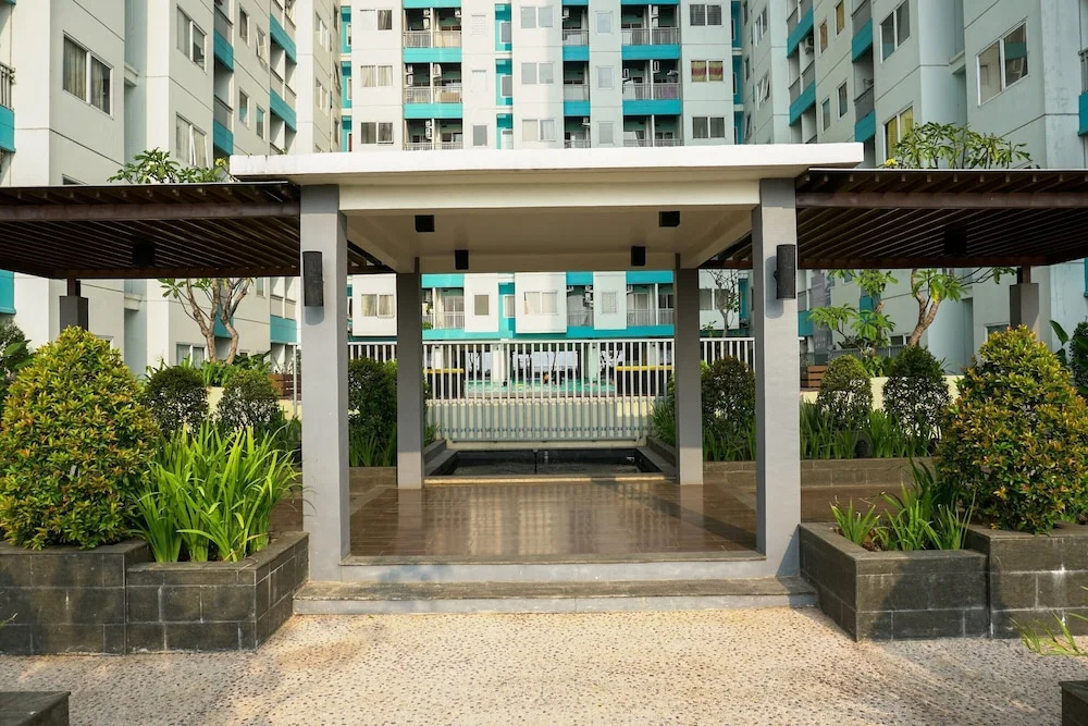 Minimalist And Cozy 2Br Apartment At The Nest Near Puri By Travelio