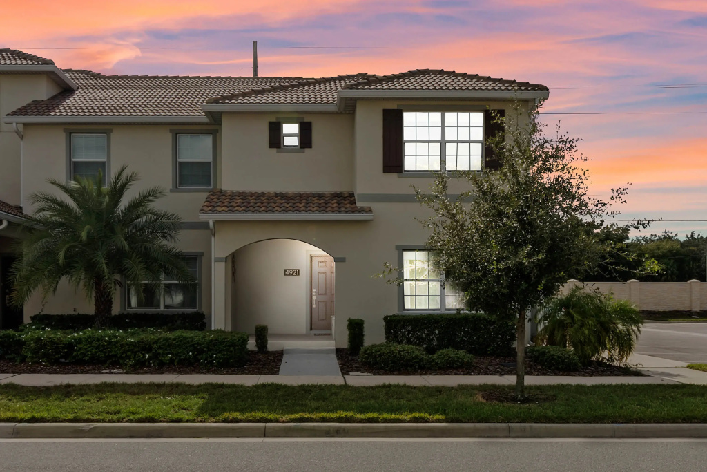5 Bedroom / 4 Bathroom Storey Lake (4921 WA), Kissimmee, US
