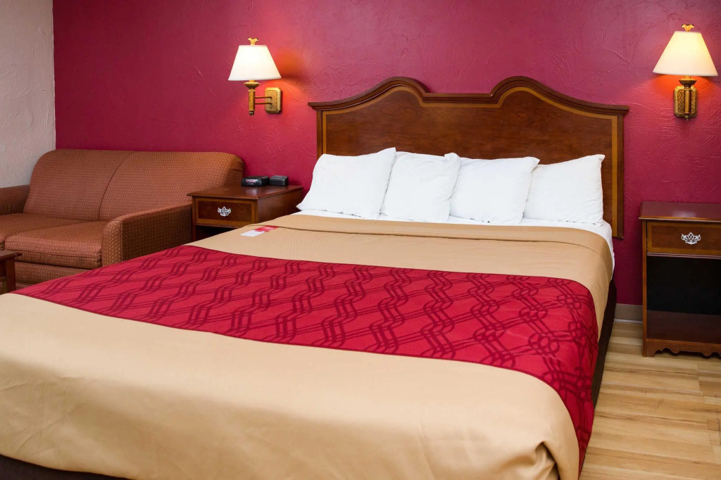 Standard Double room (full double bed)