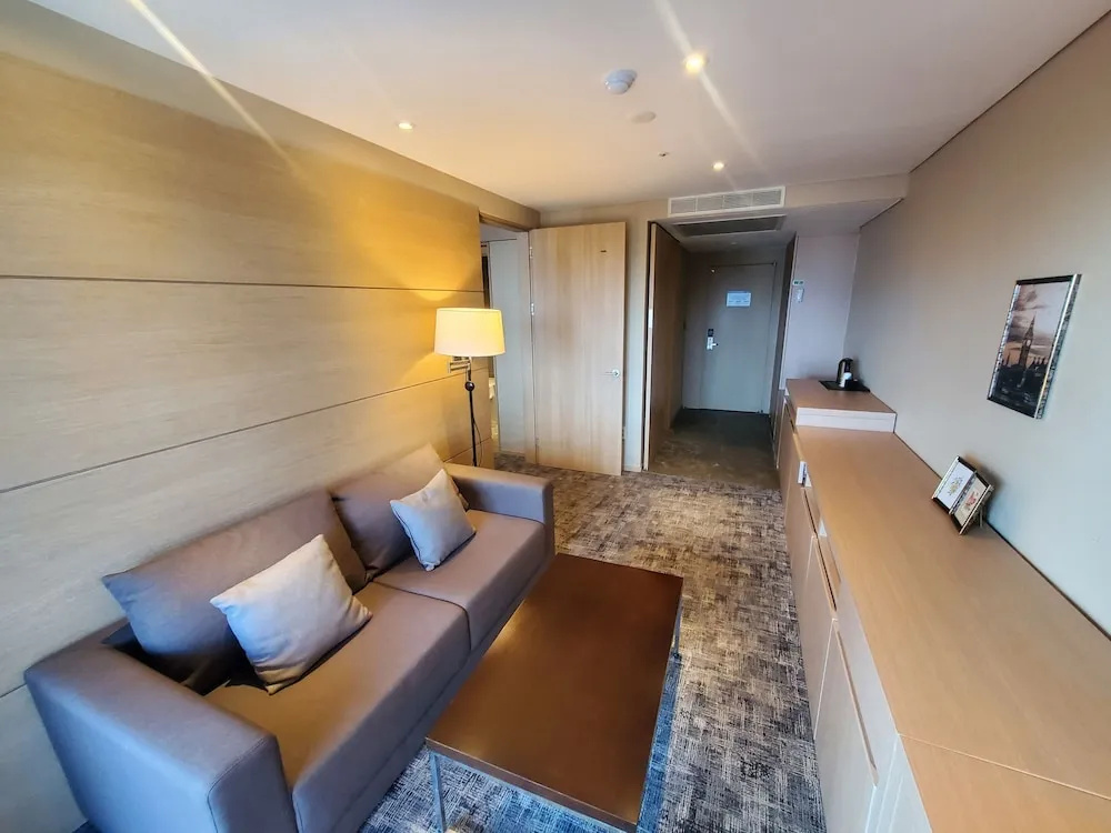 Lobby & Reception