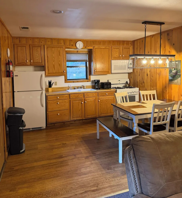 2 Bedrooms Standard Family room
