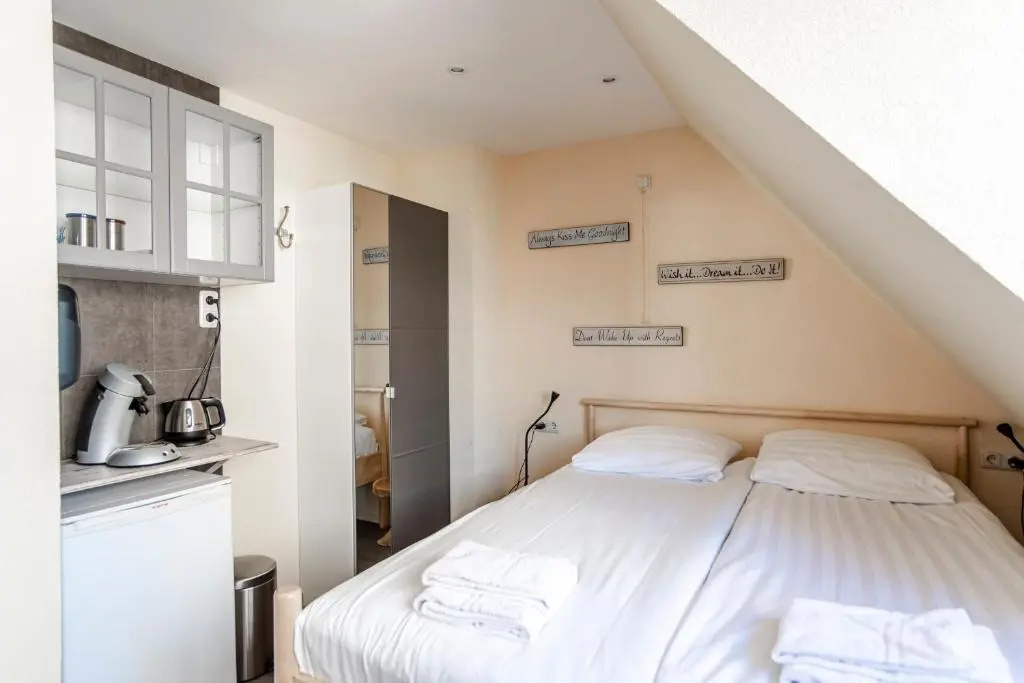Pension Sixtysix - Chambres