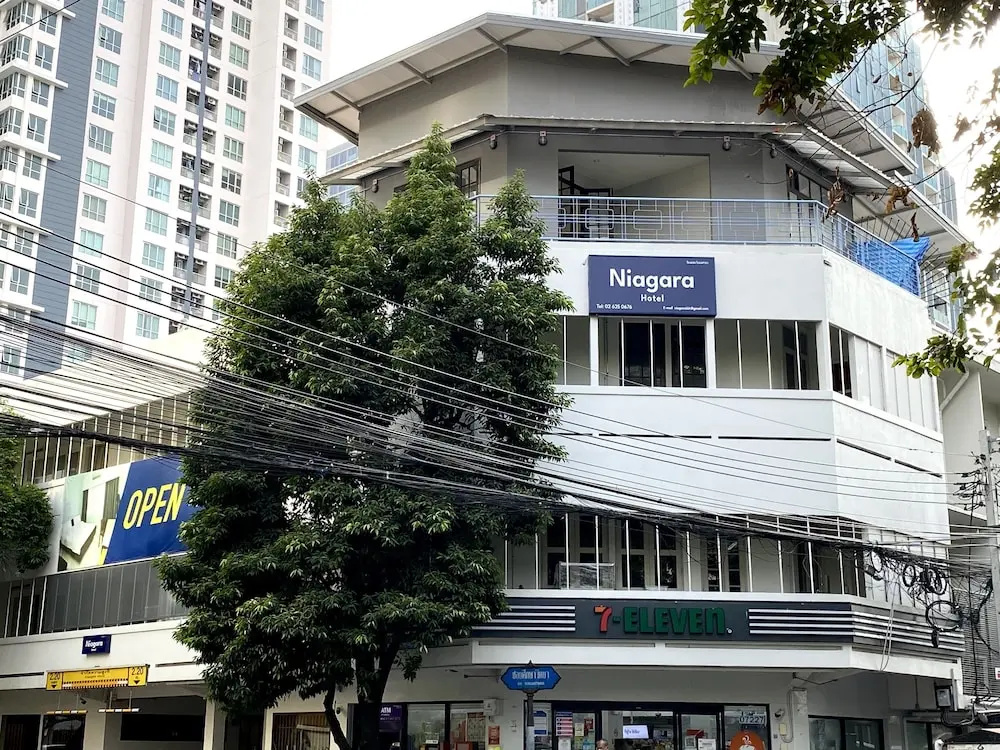 Niagara Hotel — фото
