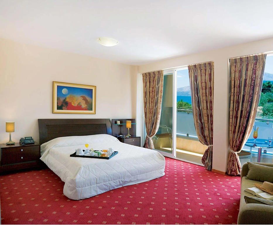 Superior Double room with sea view (full double bed)