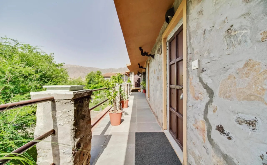 Balcony & Terrace