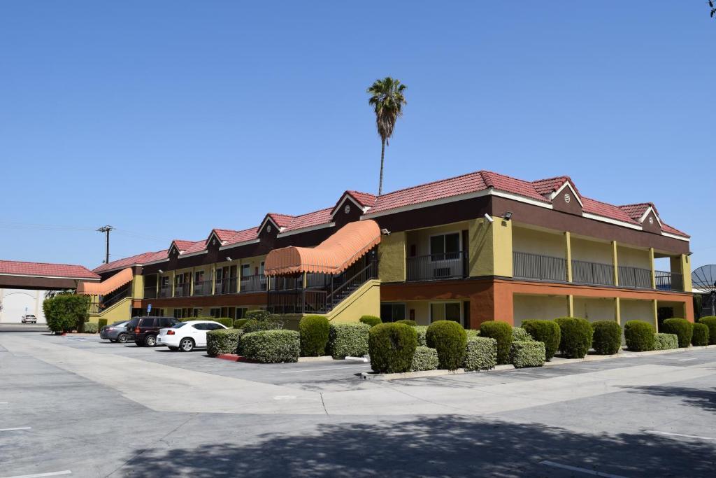 Budget Inn La Puente image