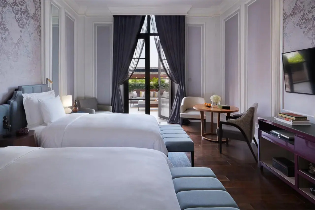 Grand room