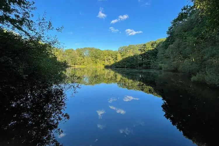 Picturesque Holiday Home in Lanaken Near a Lake - фото 3