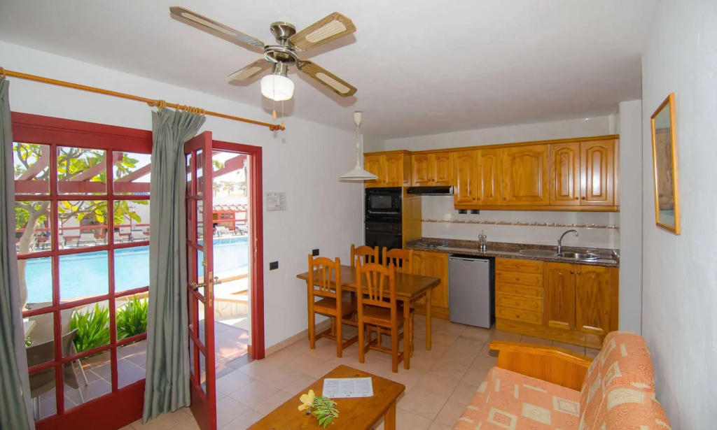 Bungalows Castillo Club Lake — Caleta De Fuste, Canary Islands