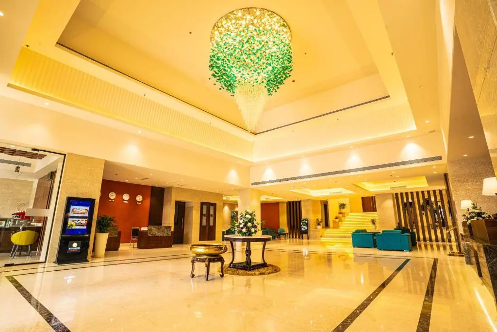 Lobby & Reception