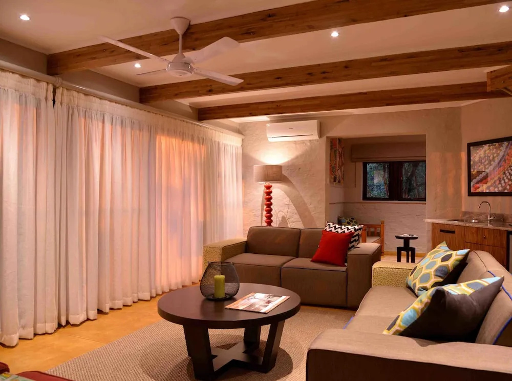 Victoria Falls Safari Suites - Général