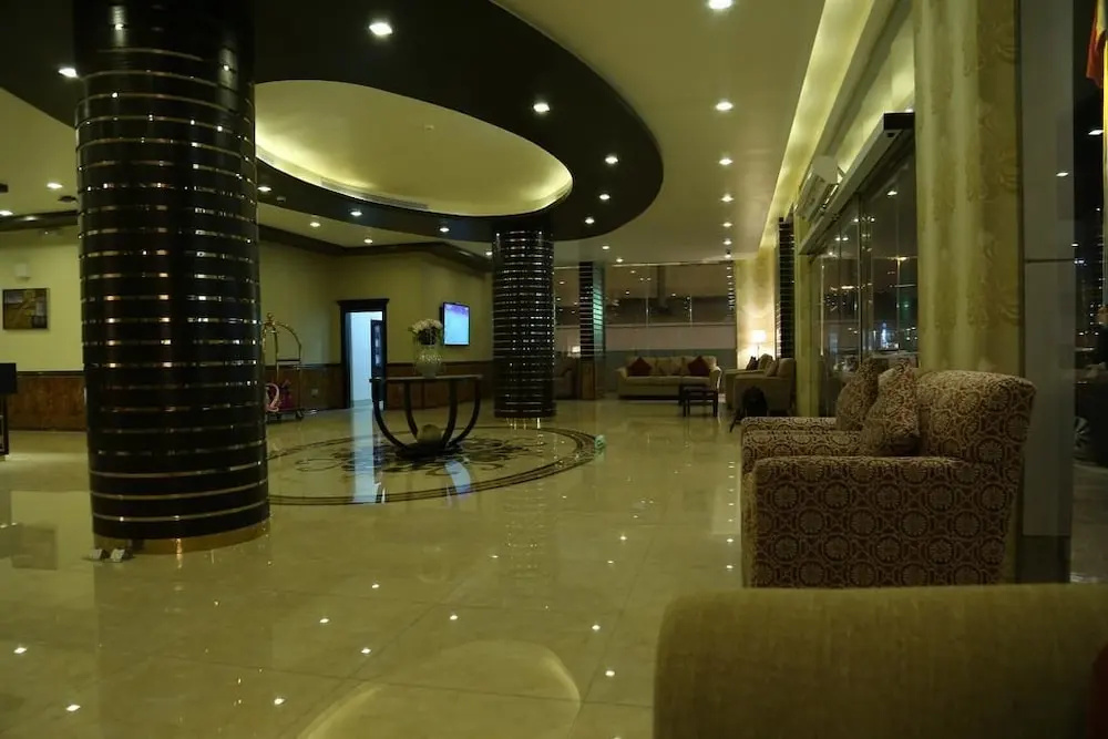 Lobby & Reception