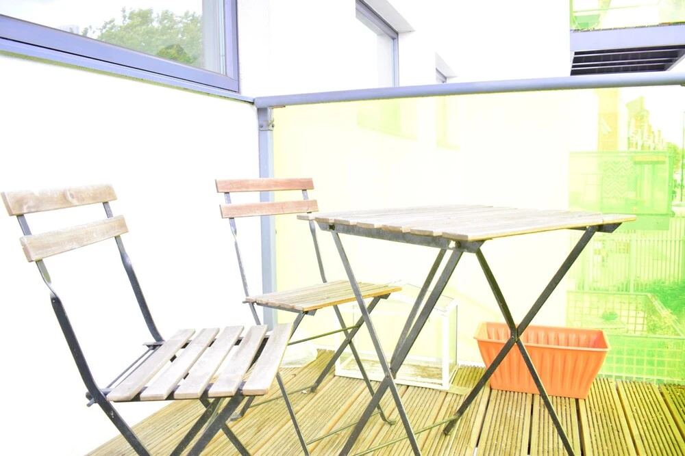 2 Bedroom Apartment with Private Balcony - Sleeps 5