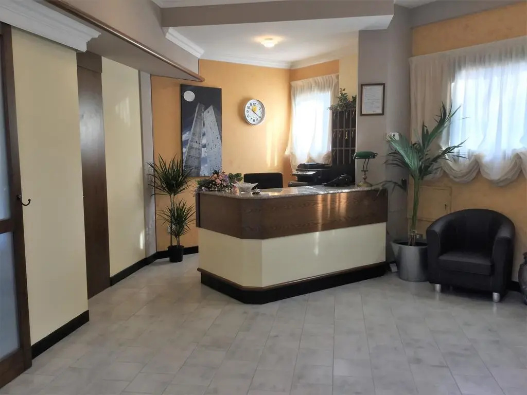 Lobby & Reception